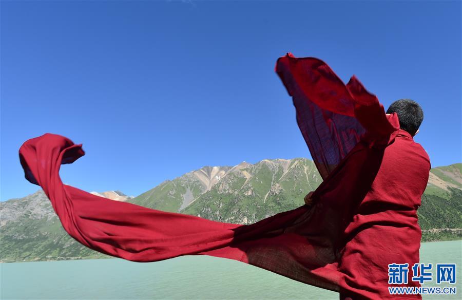 (新華視界)(5)嘉乃玉錯的悠閑時(shí)光